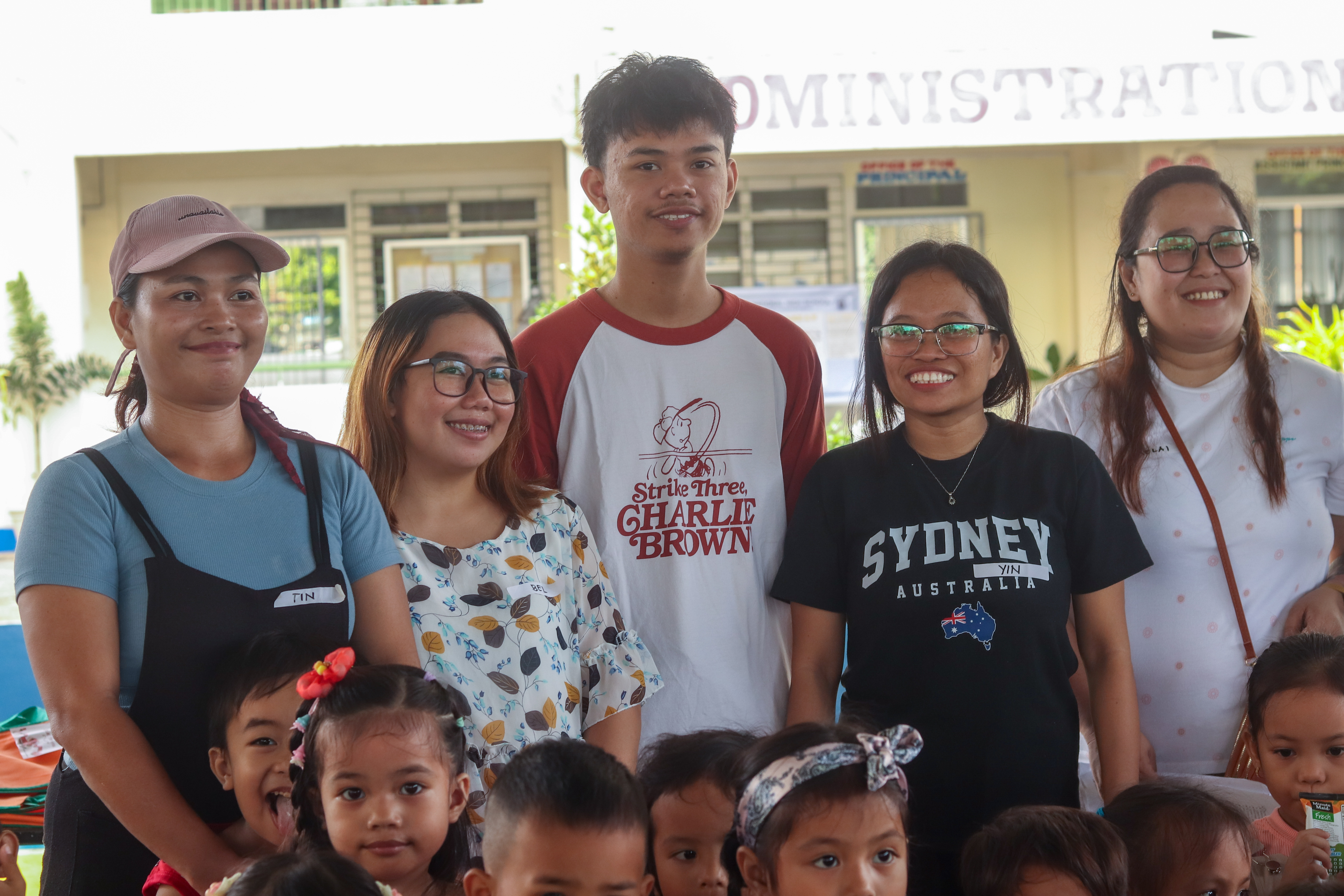 Incredible organizers Tri, Bee, Beth, Vin and Melanie